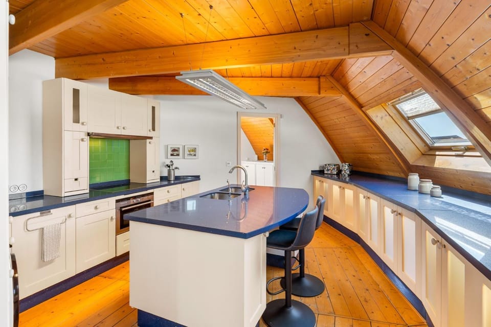 Property building, Kitchen or kitchenette, Living room