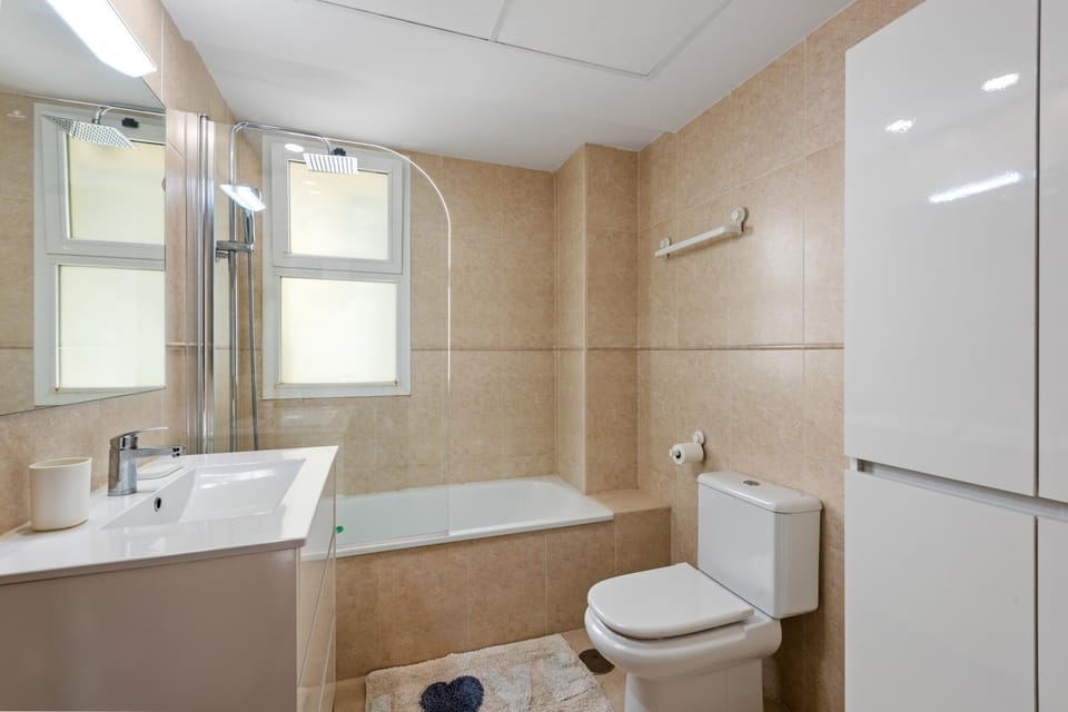 Céntrico con Piscina y Playa a 500 metros Apartment in Estepona