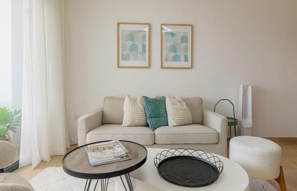 Bed, Living room