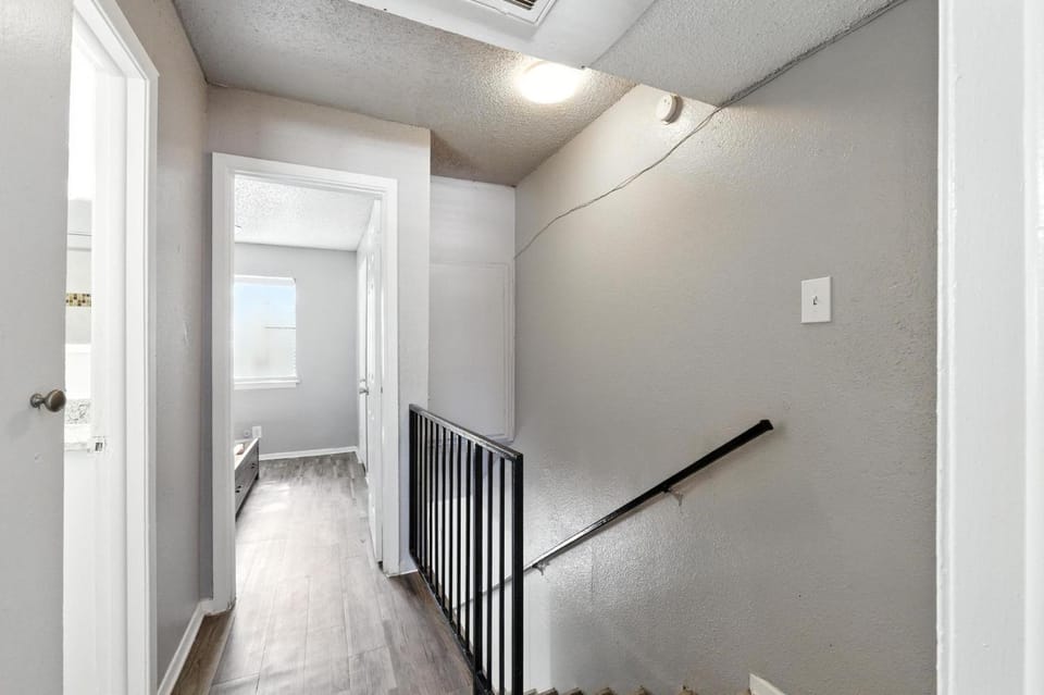 Pioneer Creek 404A I 2 Bed 15 Bath Apartment in Arlington