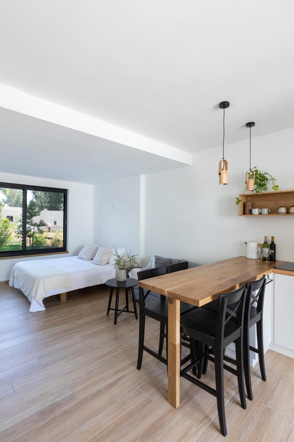 Bed, Kitchen or kitchenette, Dining area, Bedroom