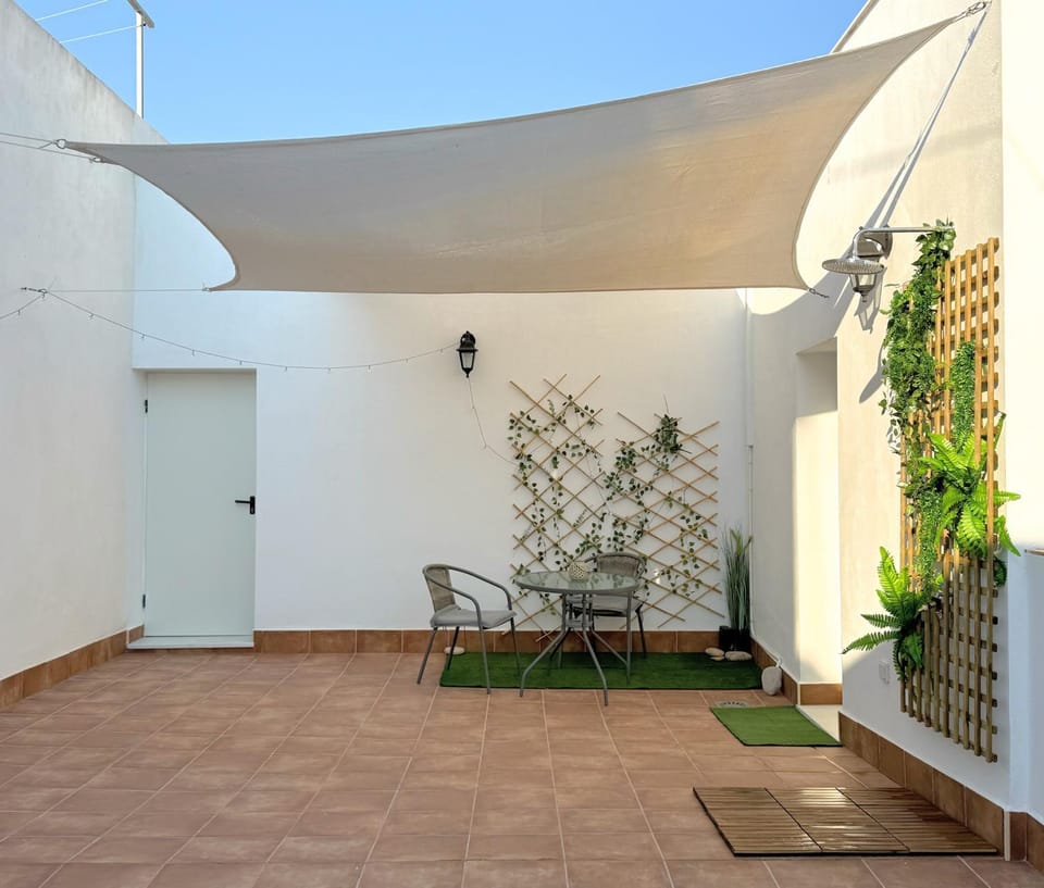 Superior guest house-Ideal PAREJAS House in Conil de la Frontera