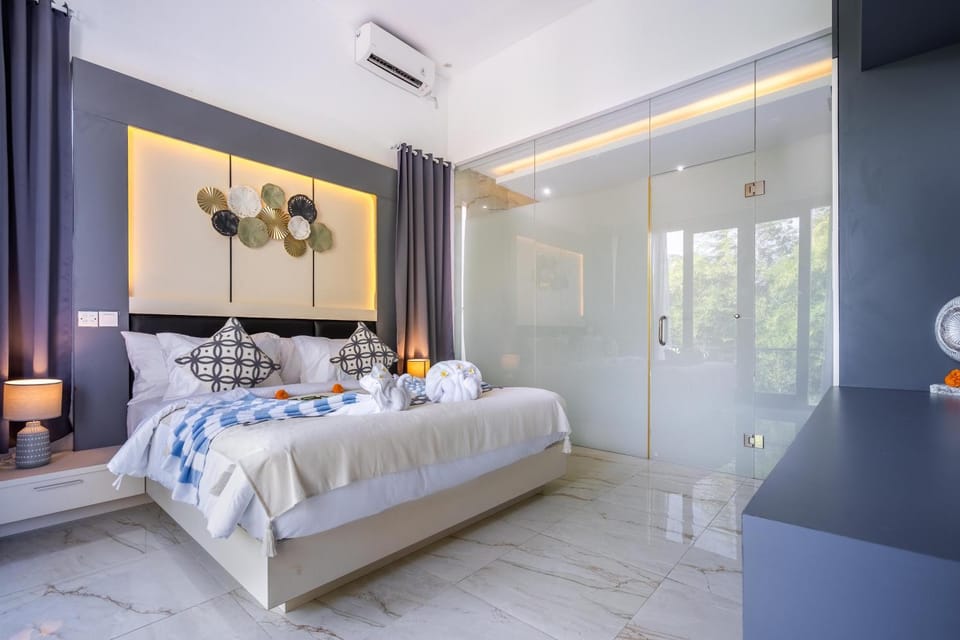 Bed, Bedroom