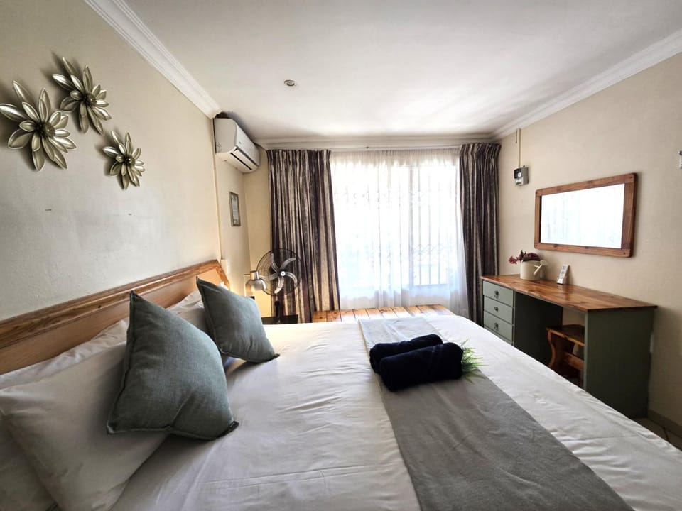 Bed, Photo of the whole room, Bedroom, towels, wardrobe, air conditioner