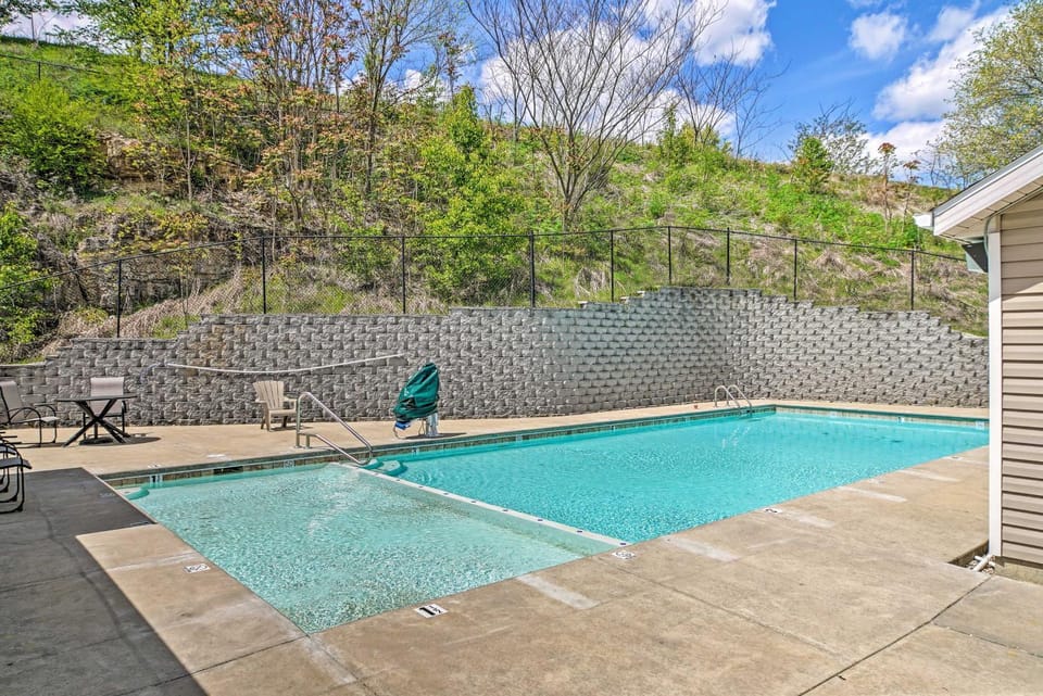 'Groovy Games Getaway' Holiday Stay in Branson! House in Branson
