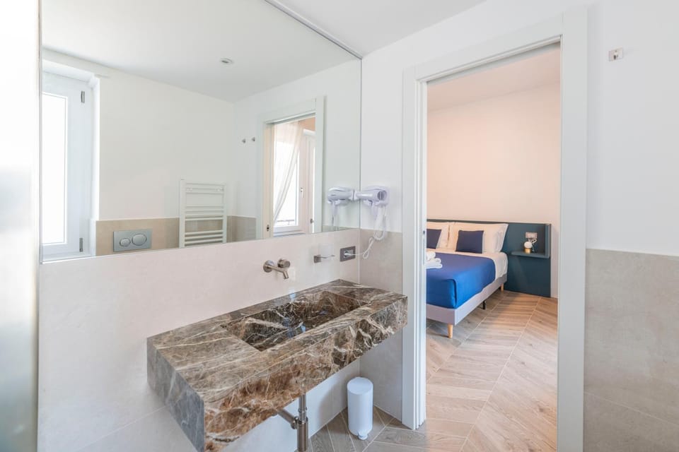 Bed, Bathroom, Photo of the whole room, Bedroom