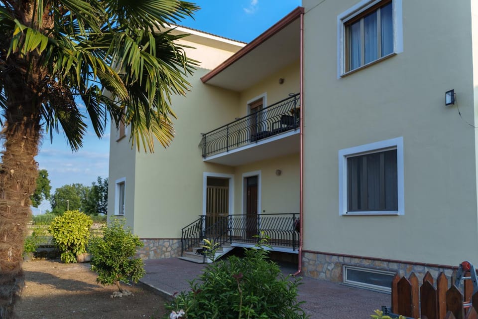 Property building, Balcony/Terrace, Garden view