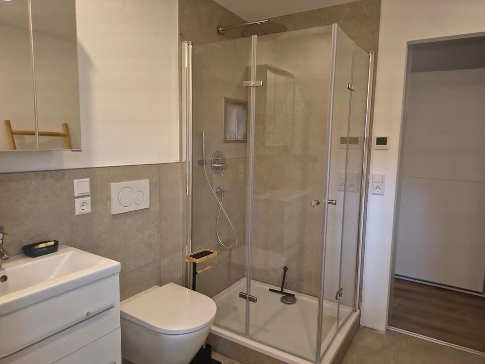 Shower, Toilet, Bathroom