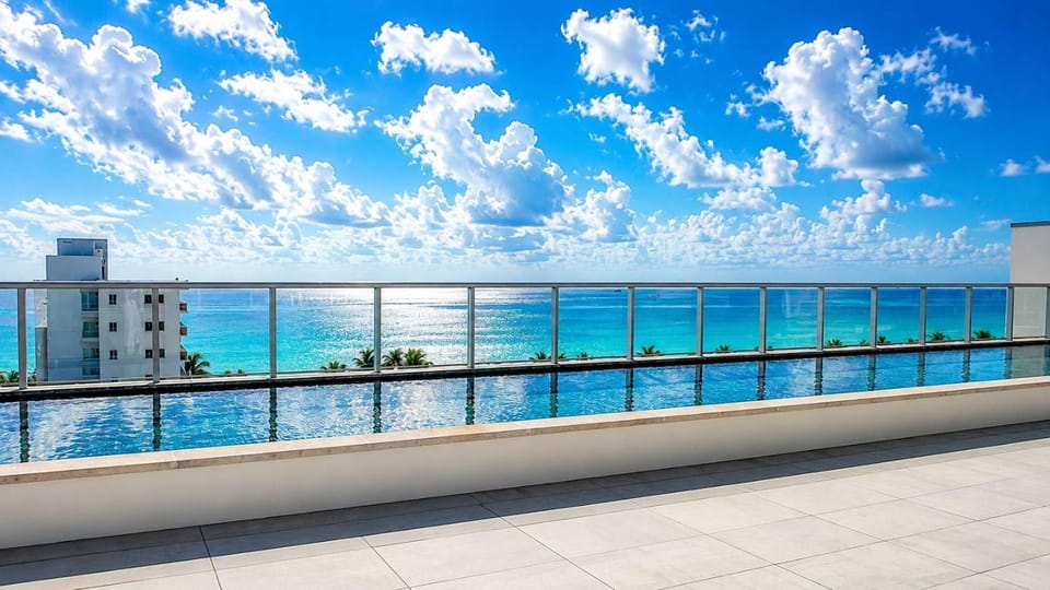 1BD Beachfront Escape Hollywood Beach House in Hollywood Beach