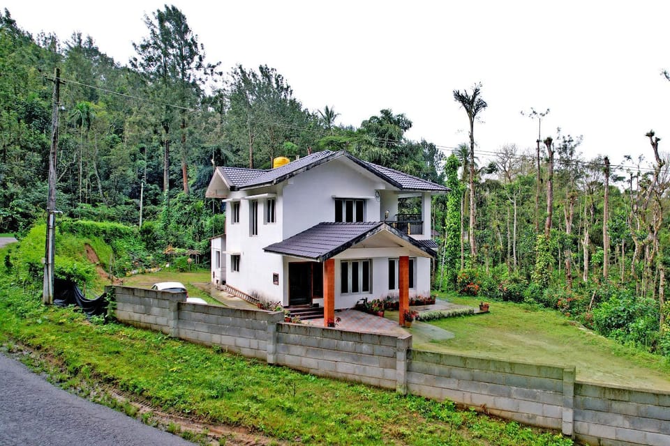 Meera Homestay - 4BH Full Villa, Estate, Balcony, Home Food Villa in Karnataka