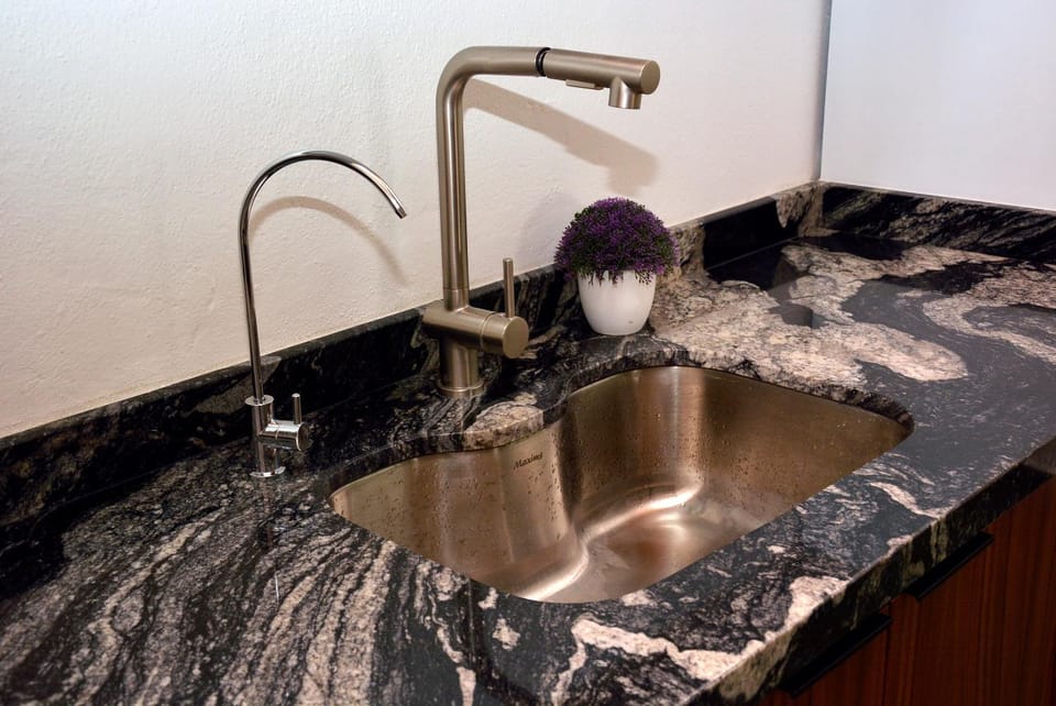 Kitchen or kitchenette, Communal kitchen