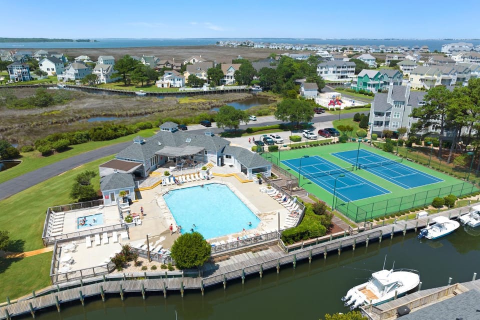 Slip 111 Apartment in Manteo