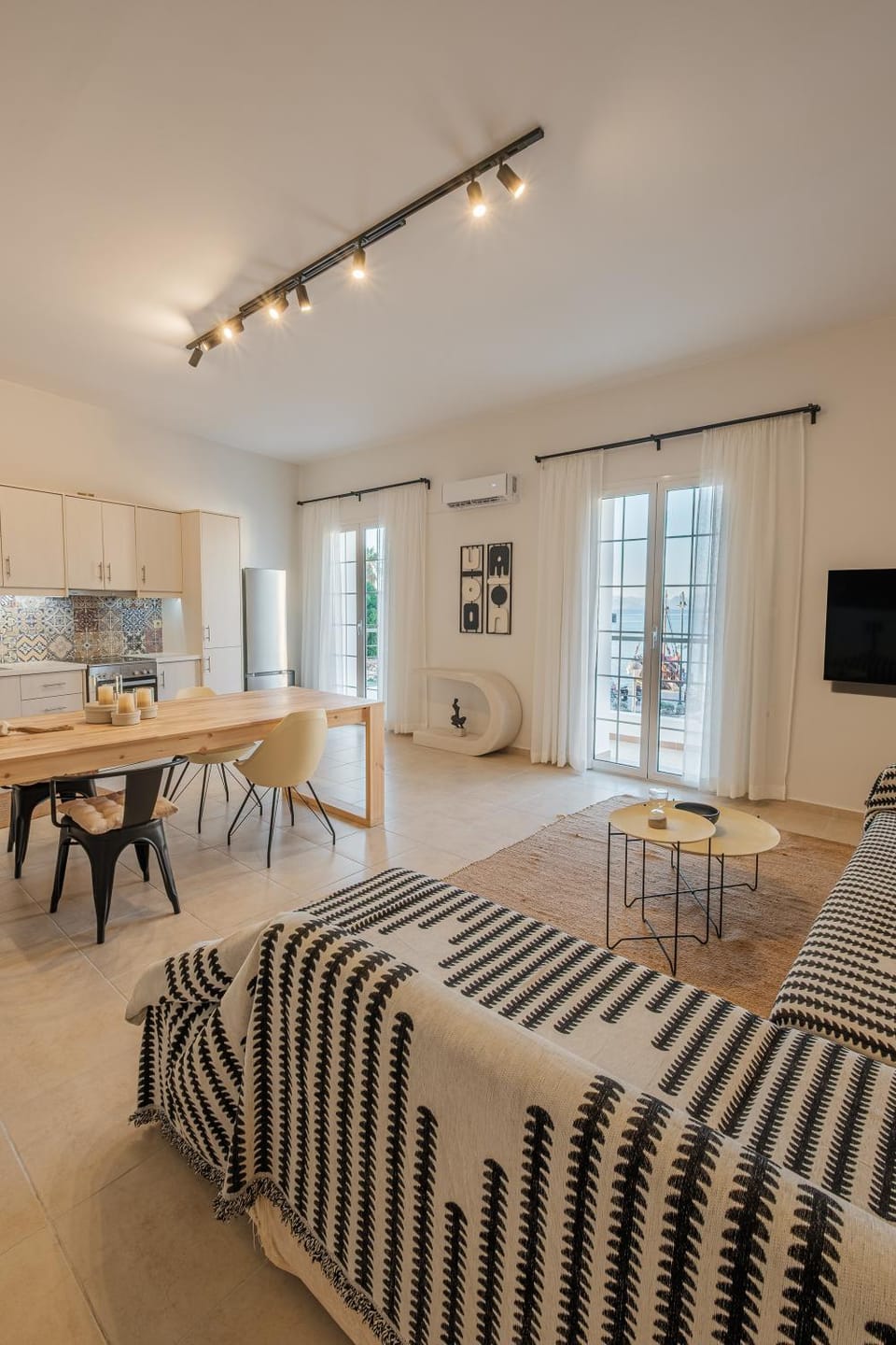 Kitchen or kitchenette, Living room, Dining area