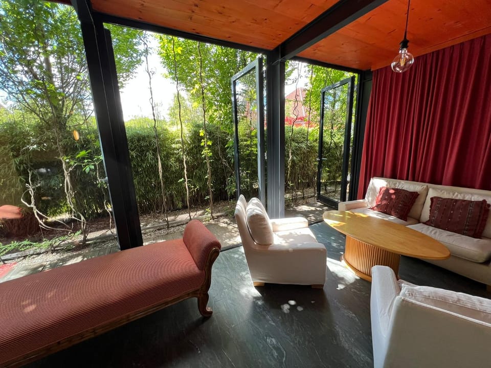 Living room, Garden view