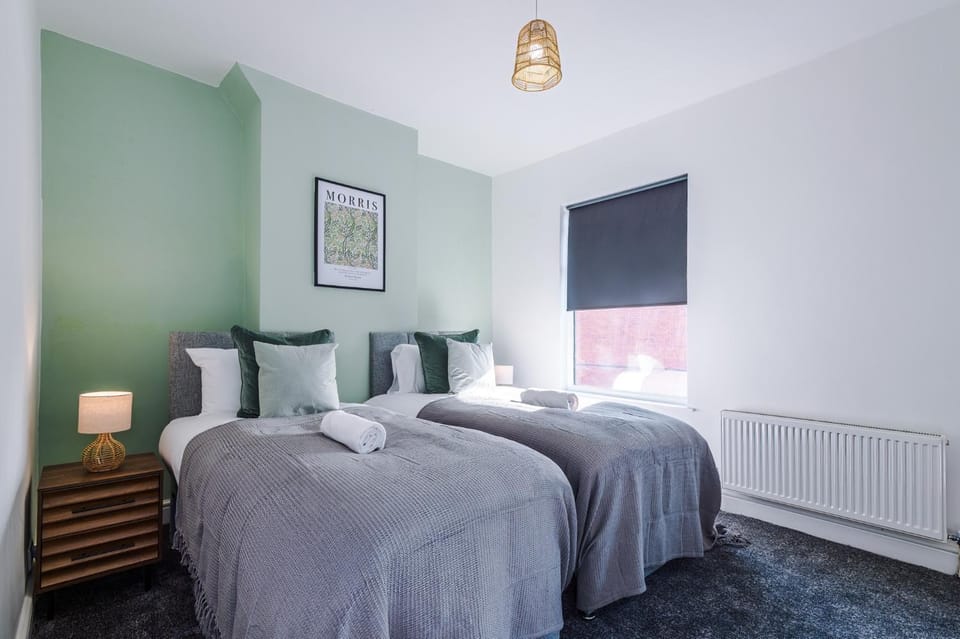 Bed, Photo of the whole room, Bedroom, internet