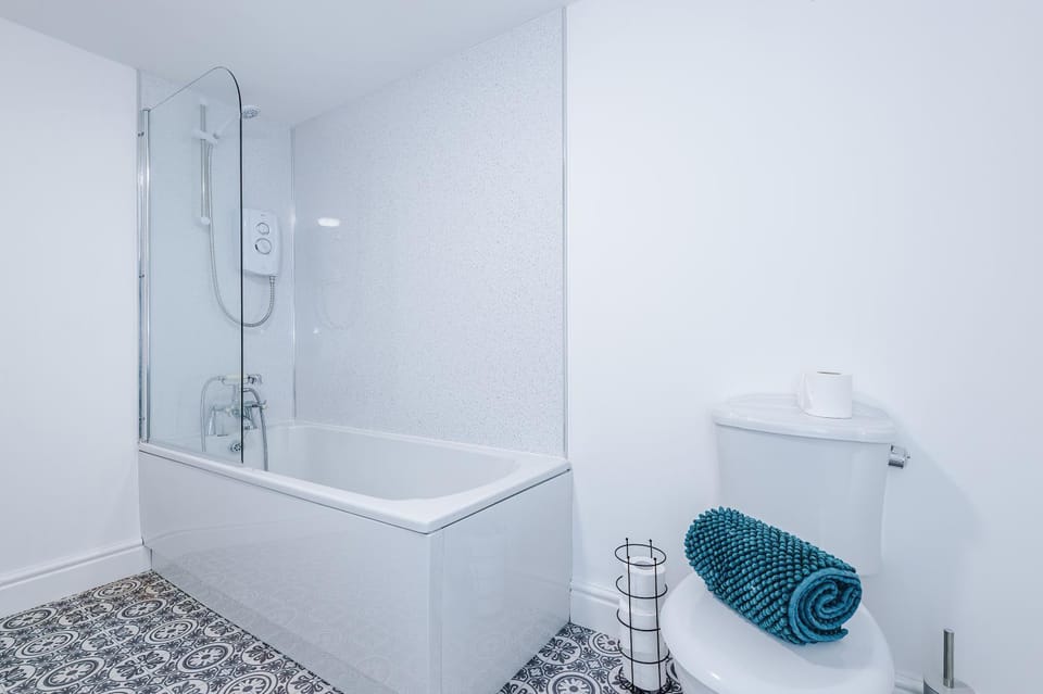 Shower, Bathroom, Bath, towels