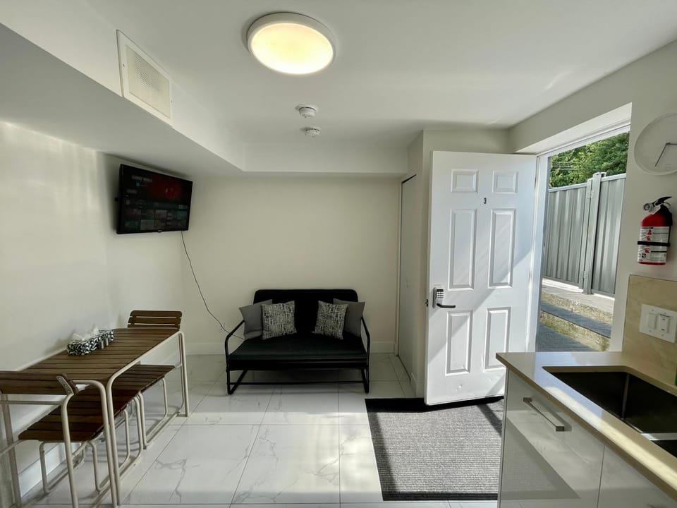 TV and multimedia, Living room, Dining area