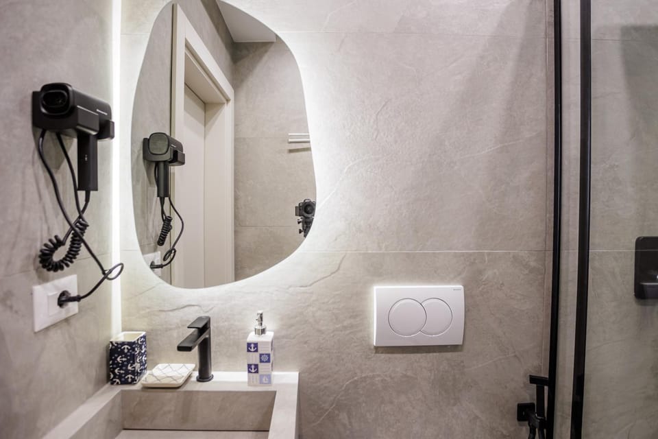 Shower, Bathroom, towels