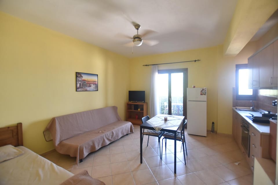 TV and multimedia, Kitchen or kitchenette, Living room, Dining area