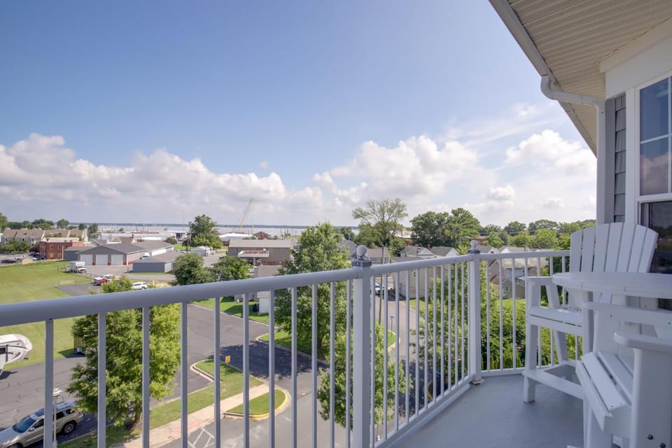 Walkable Condo w/ Drawbridge Views in Cambridge House in Cambridge