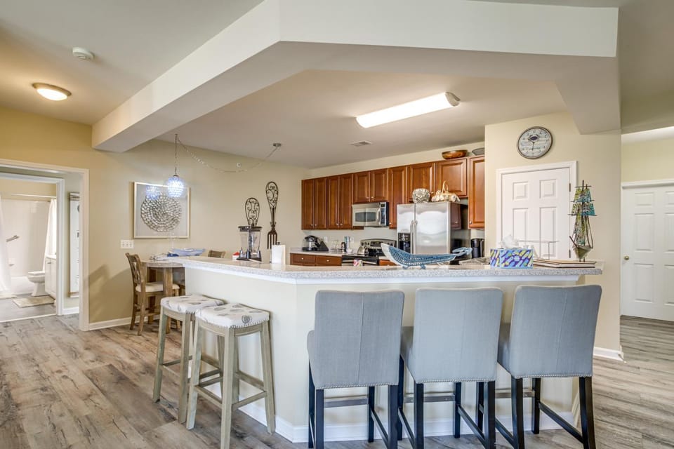 Walkable Condo w/ Drawbridge Views in Cambridge House in Cambridge
