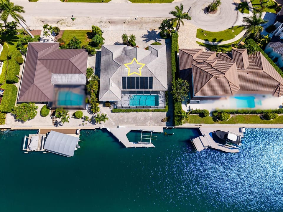 Waterfront 3 Bed Playground in Paradise Awaits House in Marco Island