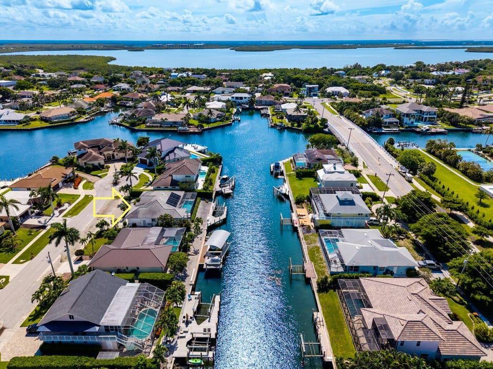 Waterfront 3 Bed Playground in Paradise Awaits House in Marco Island