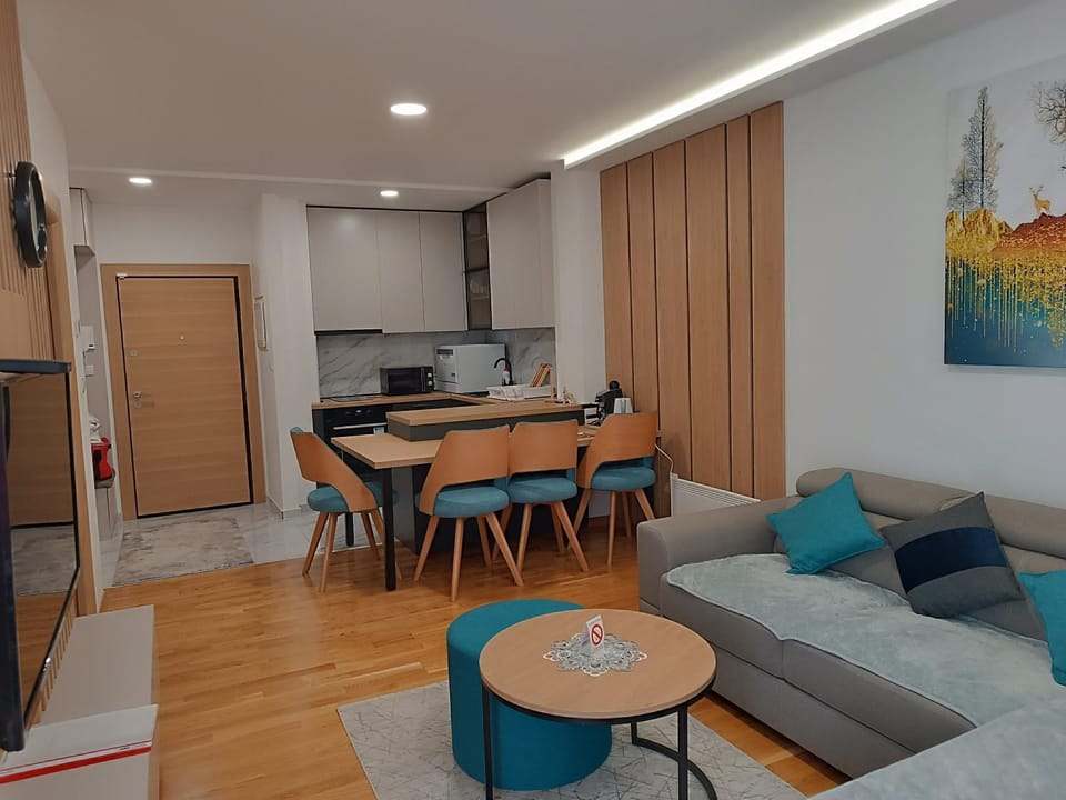 Kitchen or kitchenette, Living room, Seating area, Dining area