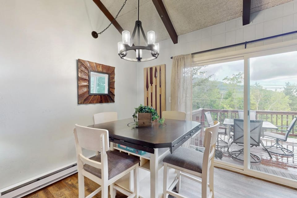 The Beech Treehouse Apartment in Beech Mountain