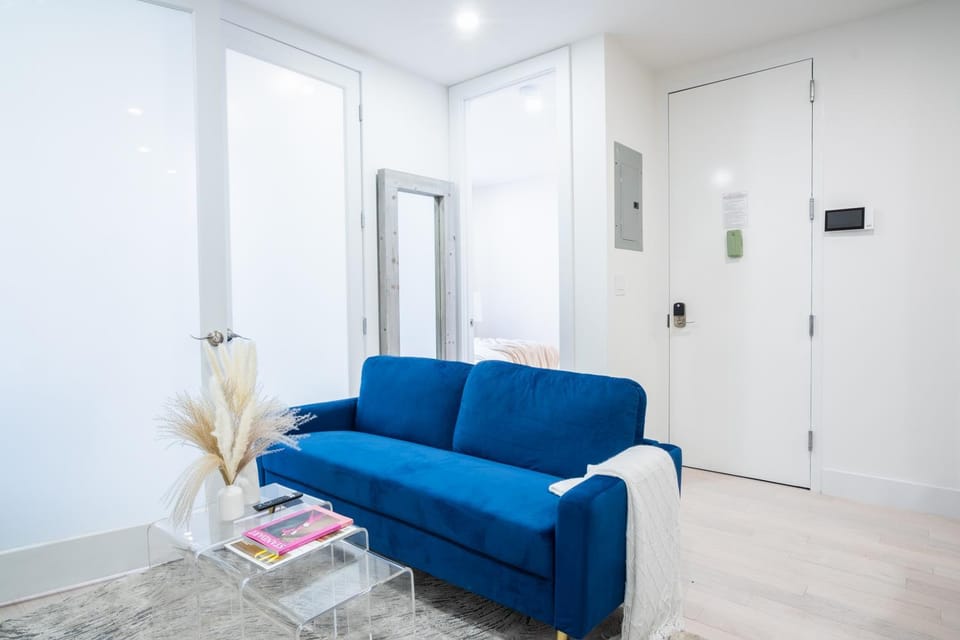 East Village Downtown Two-Bedroom Condo-Hotel Suite Apartment in Upper East Side