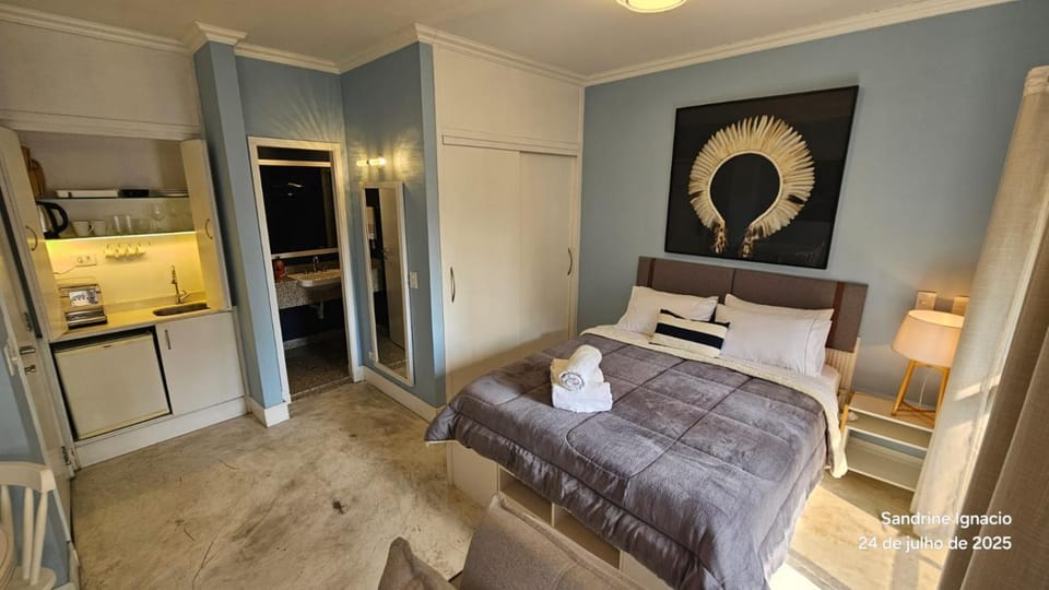 Bed, Kitchen or kitchenette, minibar, wardrobe