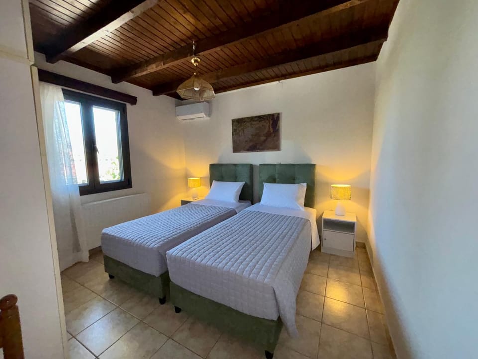 Bedroom, City view, air conditioner
