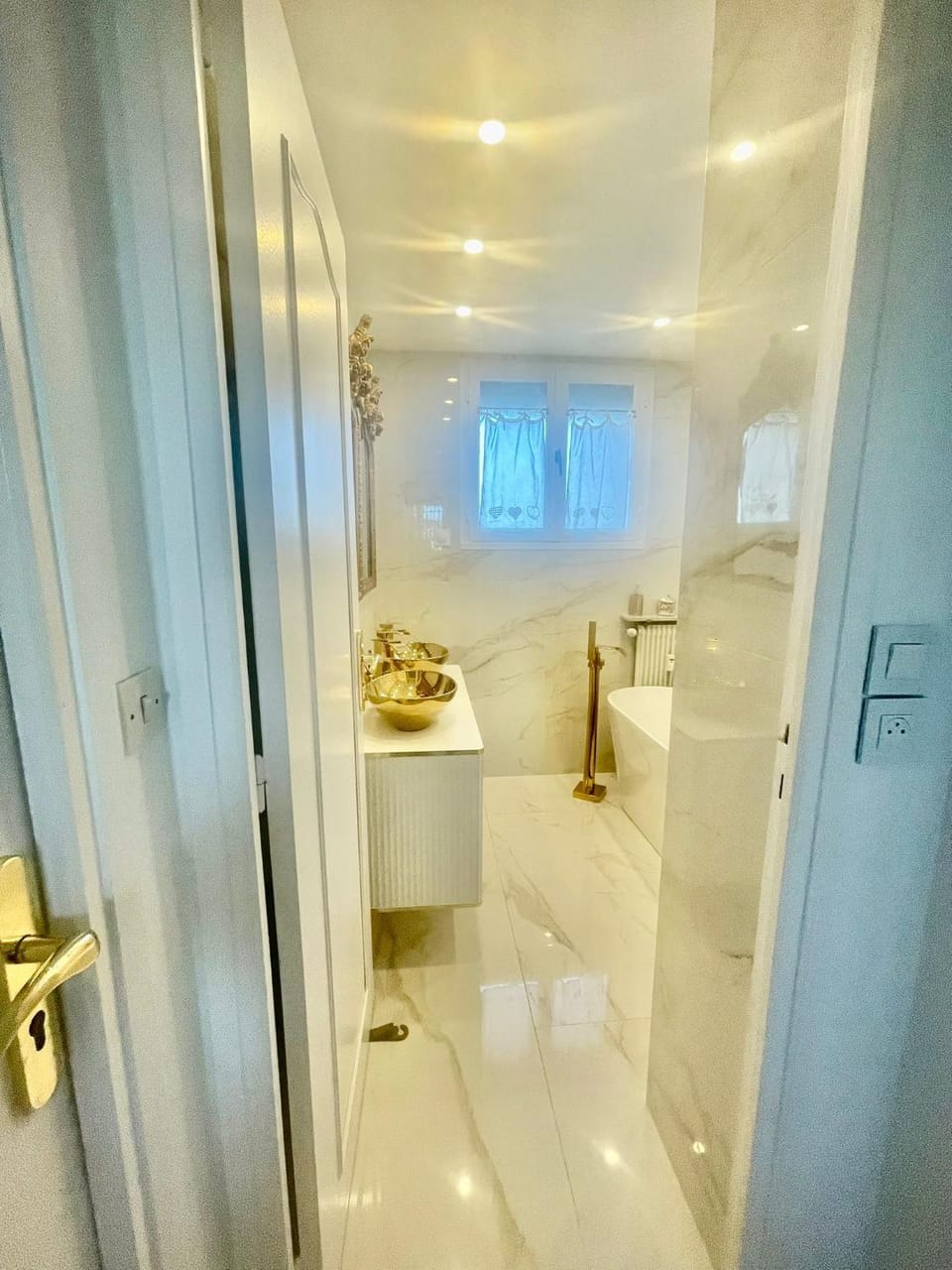 Shower, Bathroom, Bath, towels