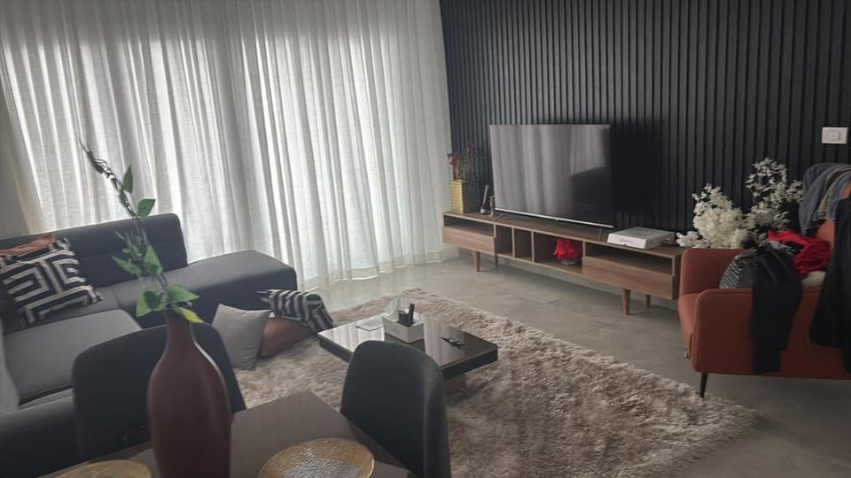 Privado Residence Madinaty - Panorama View, Lakes, and Clubs, and a Sunset View Apartment in New Cairo City