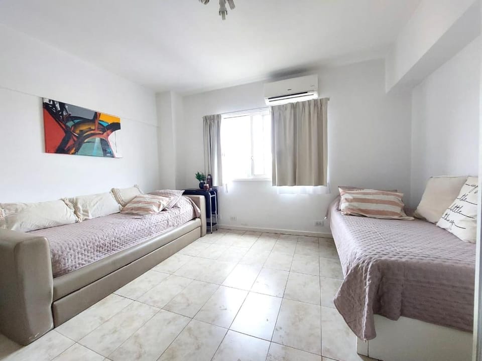 Bed, TV and multimedia, Living room, Photo of the whole room, Seating area, Bedroom, air conditioner