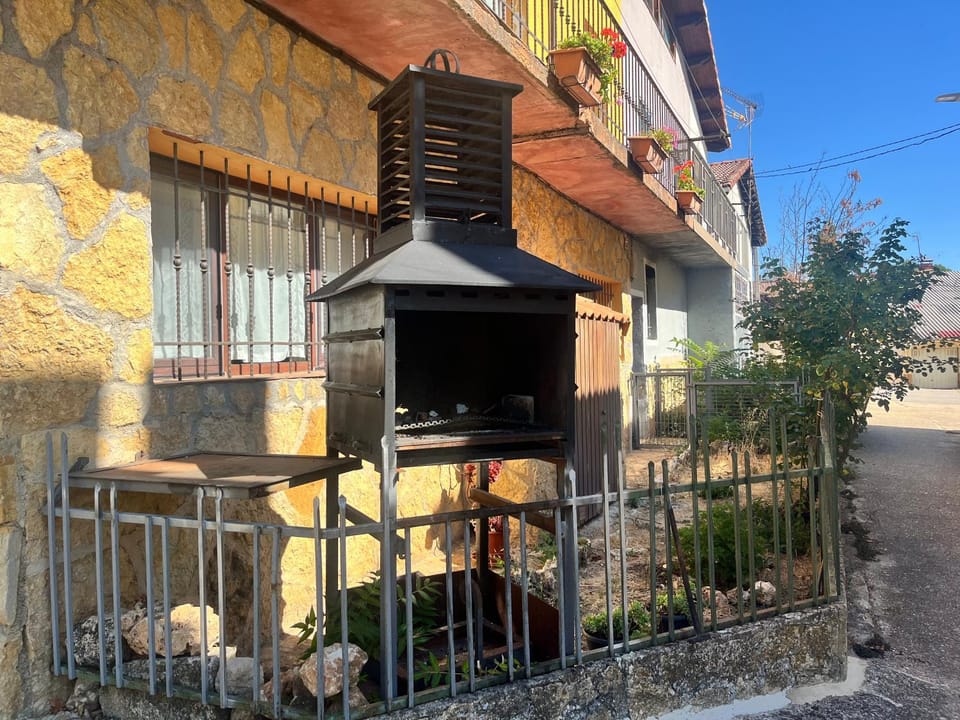 El Arreñal del Cañón del Río Lobos House in Castile and León