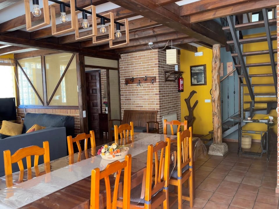 El Arreñal del Cañón del Río Lobos House in Castile and León