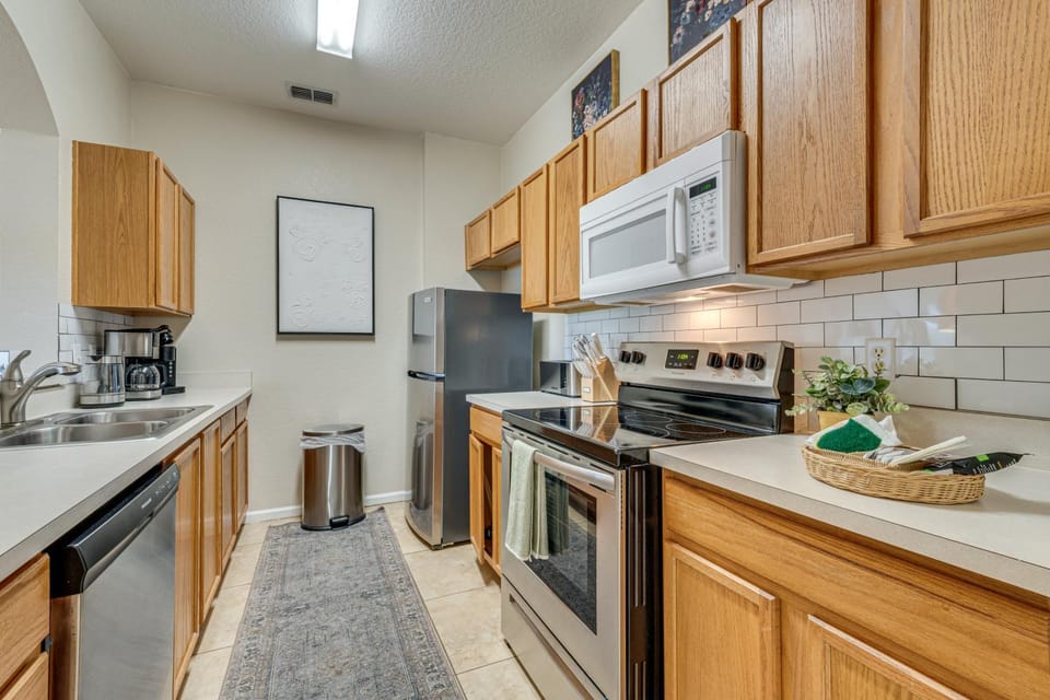 4 Mi to Disney: Family-Friendly Resort Getaway! House in Windsor Hills