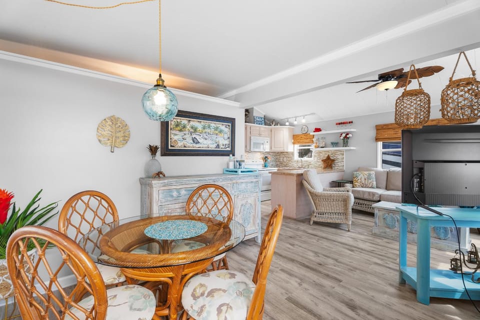 Coastal 2 Bedroom 2 Bath Beach House on Nettles Island N669 House in Hutchinson Island