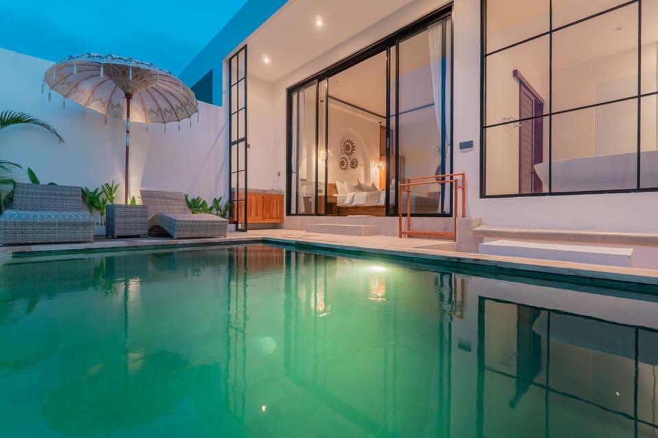 Pool view, Swimming pool