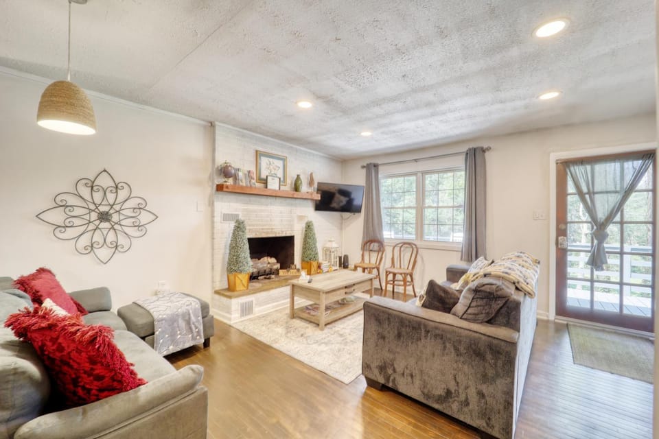 Nature Sounds Retreat House in Watauga