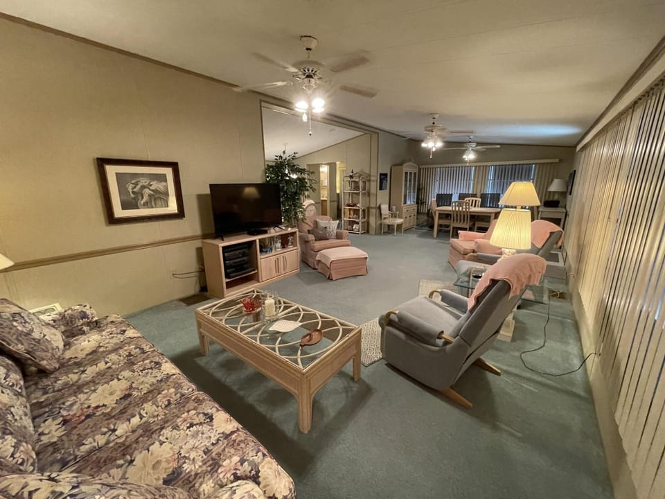 Coastal Adorable 2 Bedroom 1 And A Half Bath Beach House On Nettles Island Resort House in Hutchinson Island