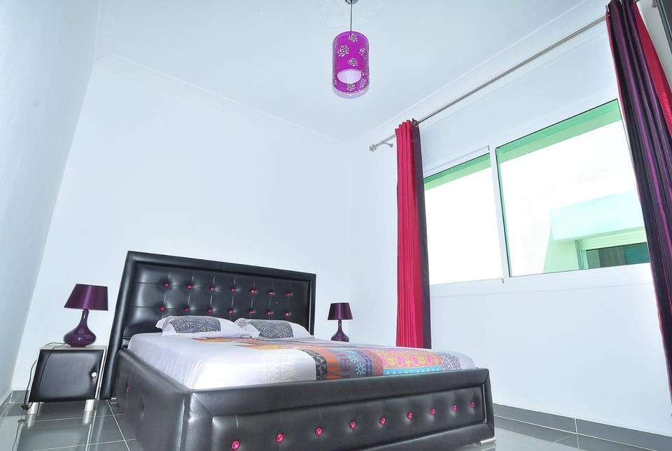 Appart de 80m2 à 800m de la plage, Wifi, Clim, tout les commerces à moins 50m Apartment in Morocco