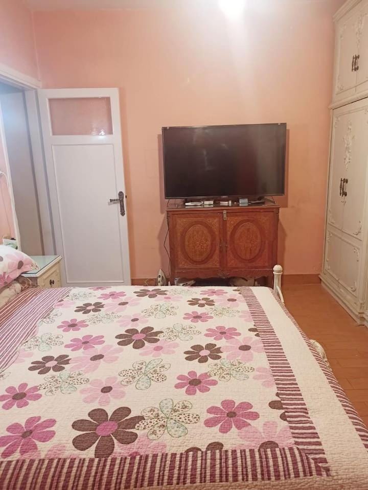 Cozy & Comfortable Private Room Apartment in Cairo Governorate