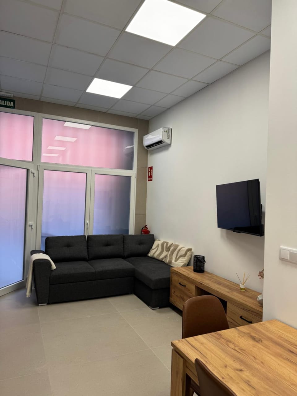 Communal lounge/ TV room