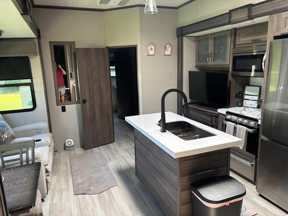 Kitchen or kitchenette, Living room, Dining area, pet friendly