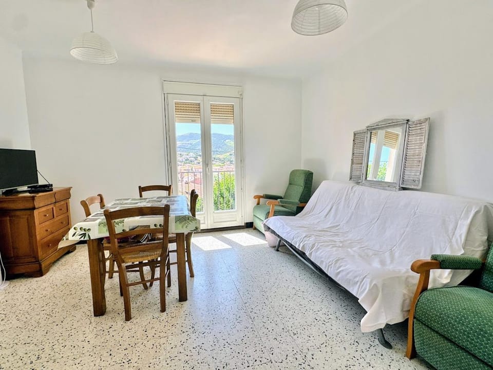 Charmant studio proche centre et plage, calme et pratique - FR-1-309-536 Apartment in Port-Vendres