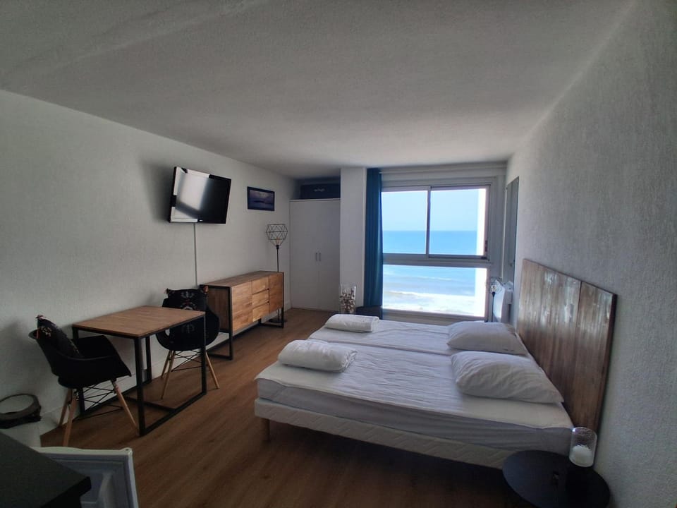 Studio moderne avec piscine, vue panoramique Biarritz - FR-1-239-1143 Apartment in Biarritz