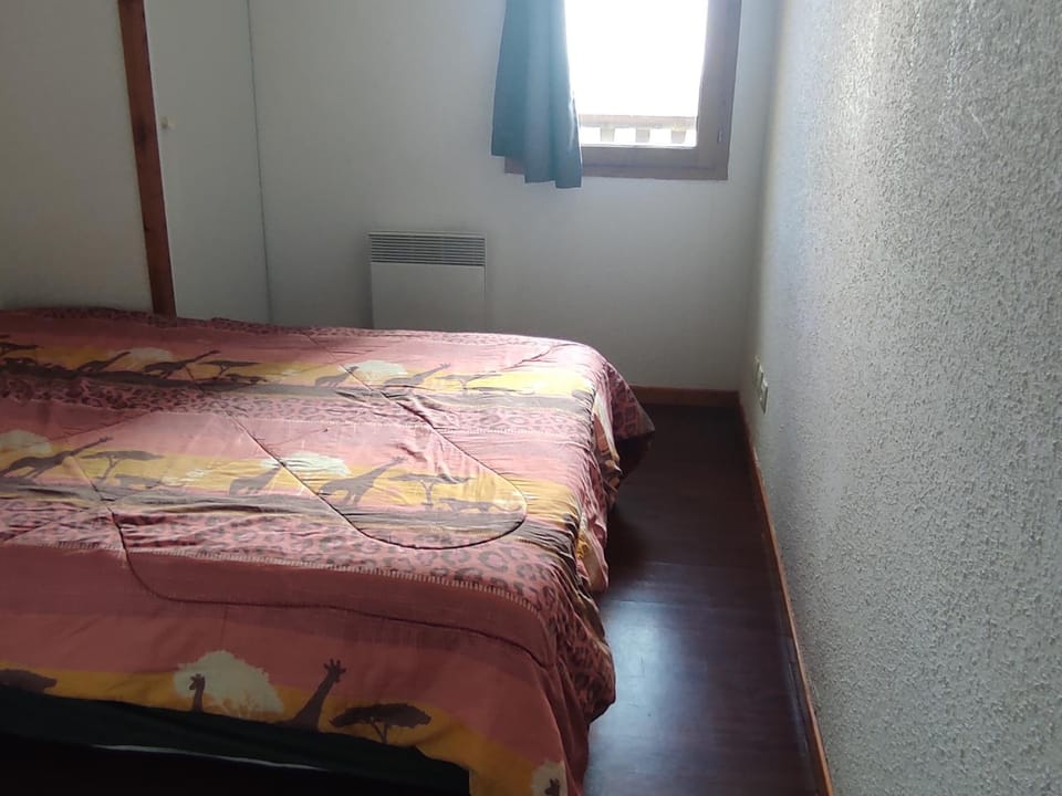 Appartement spacieux à Super-Besse avec terrasse et garage - FR-1-814-147 Apartment in Besse-et-Saint-Anastaise