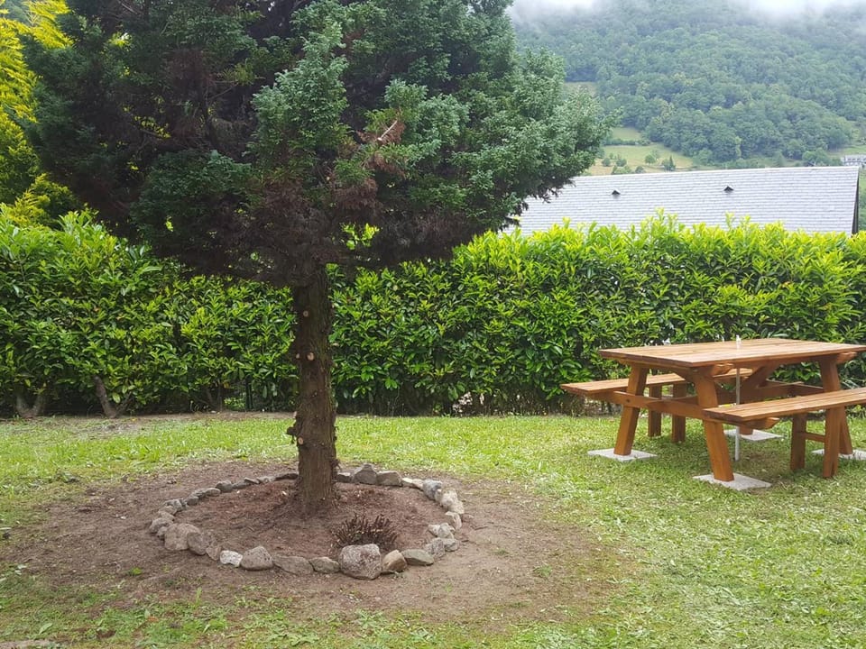 Chalet de montagne confortable avec jardin privé, animaux acceptés, à Cauterets - FR-1-812-141 Apartment in Cauterets